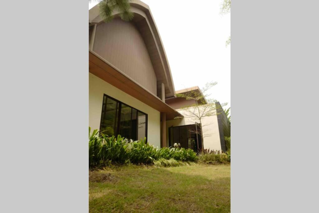 Villa The Pines Vimala Hills Bogor